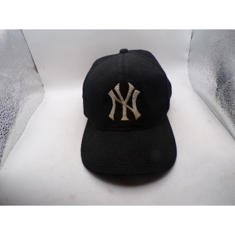 New York Yankees Twins Enterprise Black Snapback Hat MLB Baseball Cap OSFA
